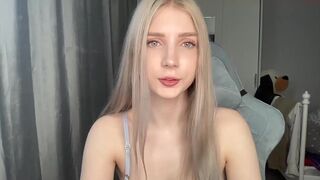 oh_honey_ chaturbate Busty female pleases herself with sex toy