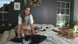 livanddrew chaturbate Beautiful woman jerks off pussy