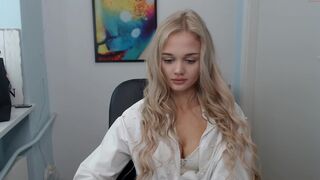 leila_il chaturbate Busty young lady caresses shaved cunt