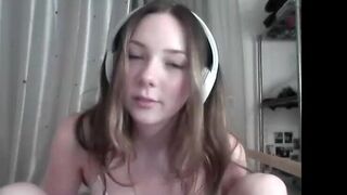 romalierosie chaturbate Lustful slut fucks her pussy with a phallus