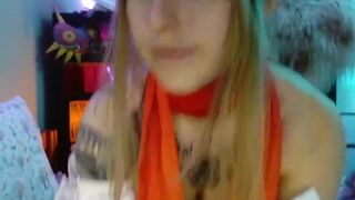 arwen_datnoid chaturbate Leggy blonde pampers pussy with her fingers