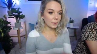 caireen chaturbate Juicy shlendra masturbating cunt