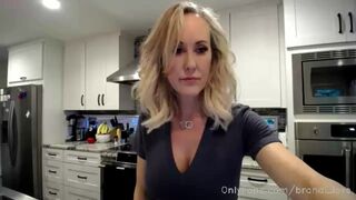 Brandi Love aka brandi_love onlyfans  handjob in fornt of the camera